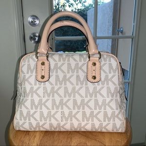 Michael Kors MK Signature Satchel Vanilla